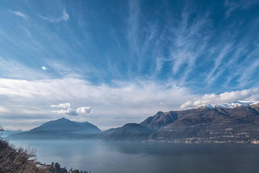 Beautiful Poolside And Stunning Lake View Gardenia Беллано Экстерьер фото